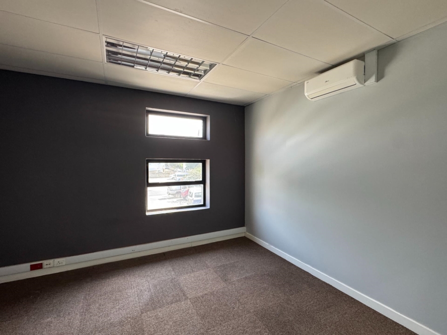To Let Commercial Property for Rent in Worcester Western Cape